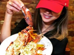 king-crab-house-chicago-people-2018-14_20181223_1478235369